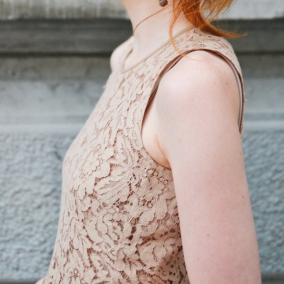 NWT J.crew Lace Peplum Top Sleeveless | Faded beige teak;  size 4 tall - Picture 4 of 16